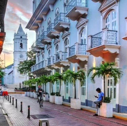 San Felipe ou "Casco Viejo" est le quartier colonial historique de Panama City, inscrit au patrimoine mondial par l'UNESCO en 1997 pour sa valeur culturelle