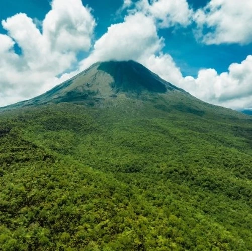 Splendide panorama du Volcan Arenal au Costa Rica