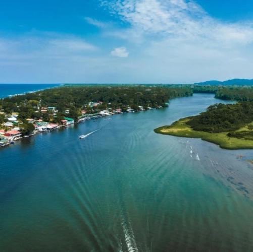 Canaux de Tortuguero au Costa Rica