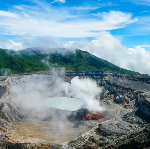 Cratère du volcan Poas au Costa Rica