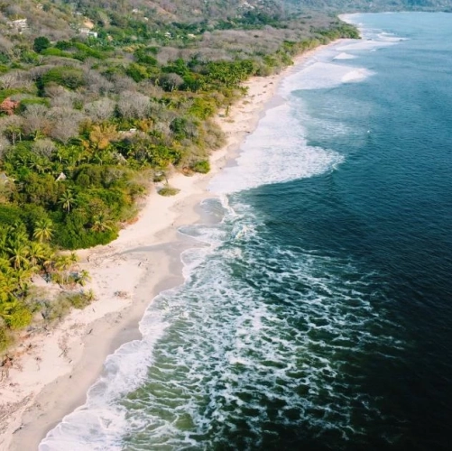 Vue aérienne sur la plage de Santa Teresa au Costa Rica