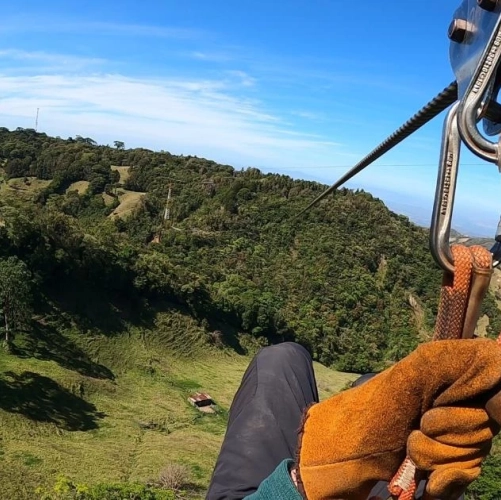 Canopy dans la forêt nuageuse de Monteverde au Costa Rica