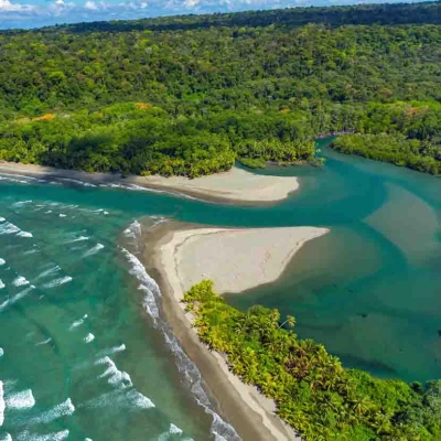 Vue aérienne du Parc national Corcovado au Costa Rica